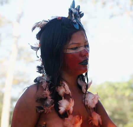 Toda a beleza da mulher Yawanawa 