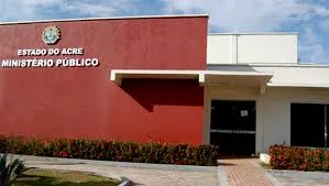 Justiça dá prazo para câmara demitir servidores contratados ilegalmente em Plácido de Castro