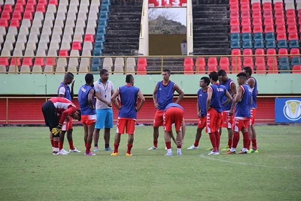 Elenco estrelado deve treinar na tarde desta quarta-feira, 5, na Arena da Floresta. (Foto: João Paulo Maia)