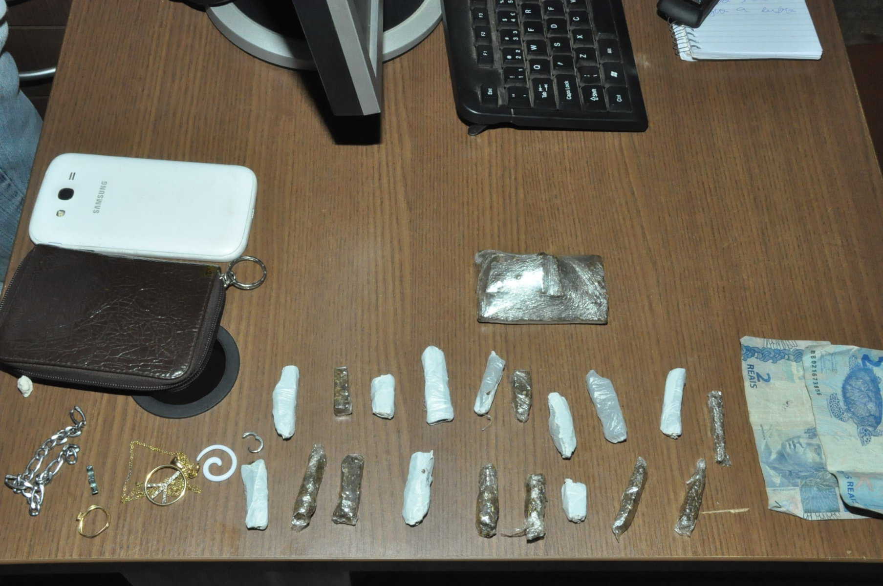 Garota de 15 anos coordenava disque droga na capital acreana 3 1 - Garota de 15 anos mantinha disque droga no Cabreúva (2)