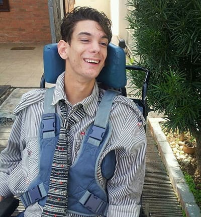 Mãe cria blog para compartilhar as experiências do filho com paralisia cerebral 3 Atualmente, Ruyzinho está com 25 anos de idade. (Foto: Arquivo pessoal)