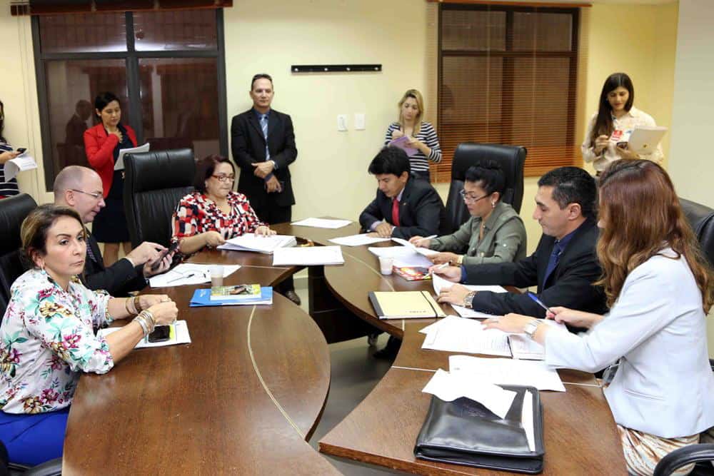 Comissão aprova projeto que regulamenta o uso de celulares em estabelecimentos no Estado 2 O projeto será apreciado no plenário da casa legislativa. (Foto: Agencia Aleac)