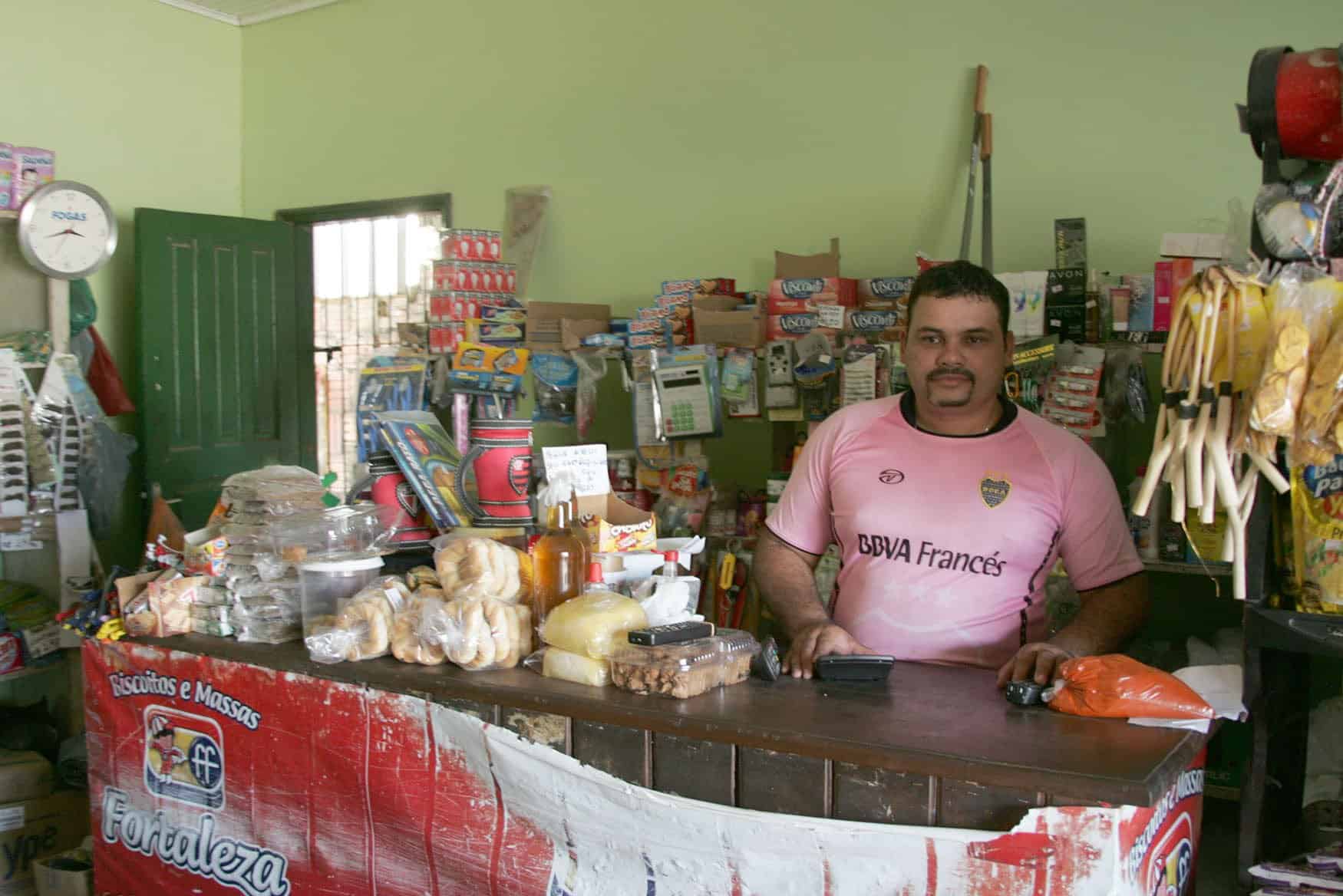 A GAZETA pesquisa 24 comércios de Rio Branco e, surpresa, todos já foram assaltados 4 Alecsander da Cruz afirma que o comércio dele já foi assaltado cinco vezes. (Foto: Odair Leal/ A GAZETA)