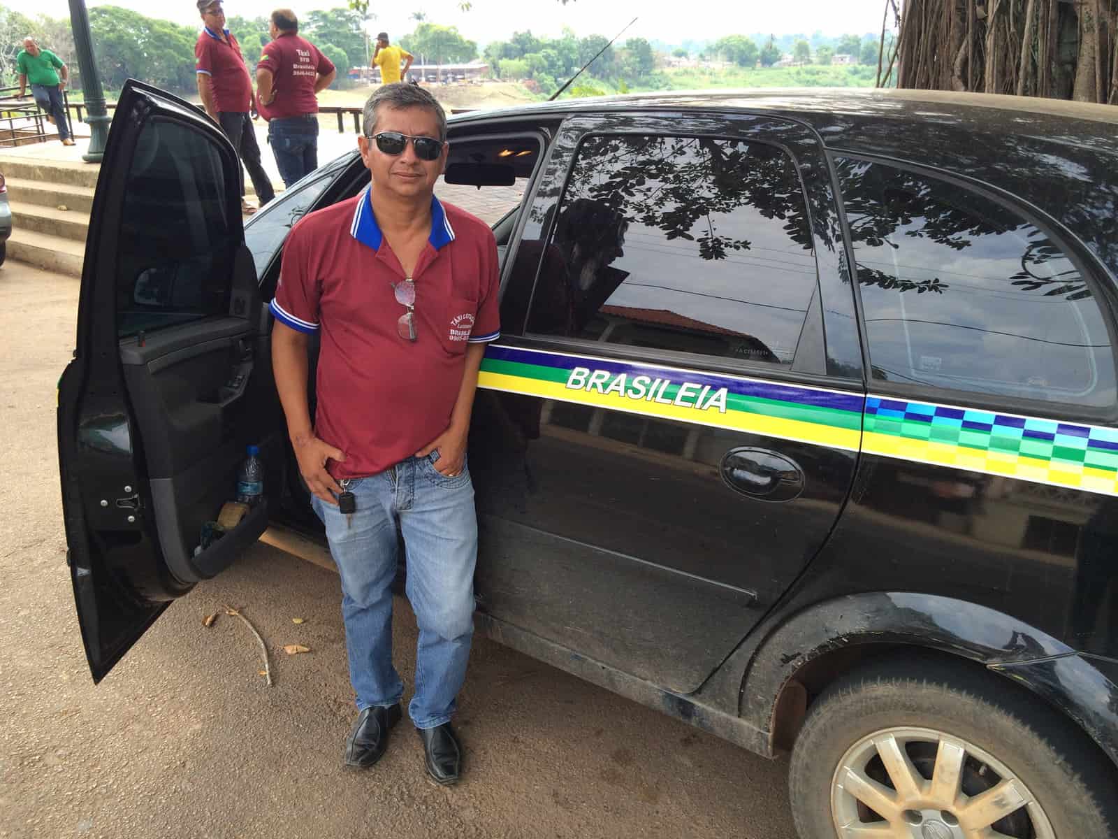 O taxista Luiz culpa as péssimas condições das estradas. (Foto: Brenna Amancio/ A GAZETA)