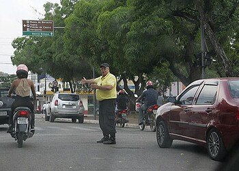 Durante apagão, trânsito em Rio Branco fica intenso. (Foto: Odair Leal/ A GAZETA)