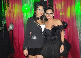 As irmãs Natasha e Sinara Lisboa festejaram, juntas, seus respectivos aniversários na boate Set Club, no dia 19, com uma animada festa a fantasia. O DJ Walmir Kamonk veio de Brasília especialmente para animar a festa e colocou todos na pista.