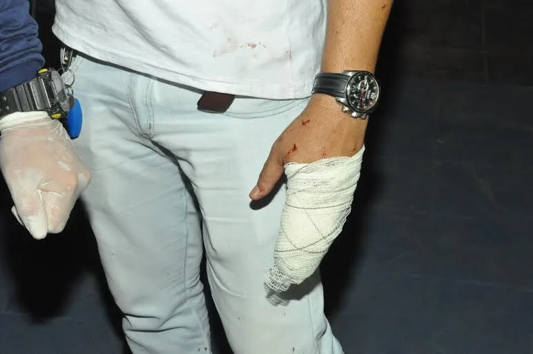 Atendente de Farmácia é ferido a tiro durante suposto assalto 1 Atendente de Farmácia é ferido a tiro durante suposto assalto