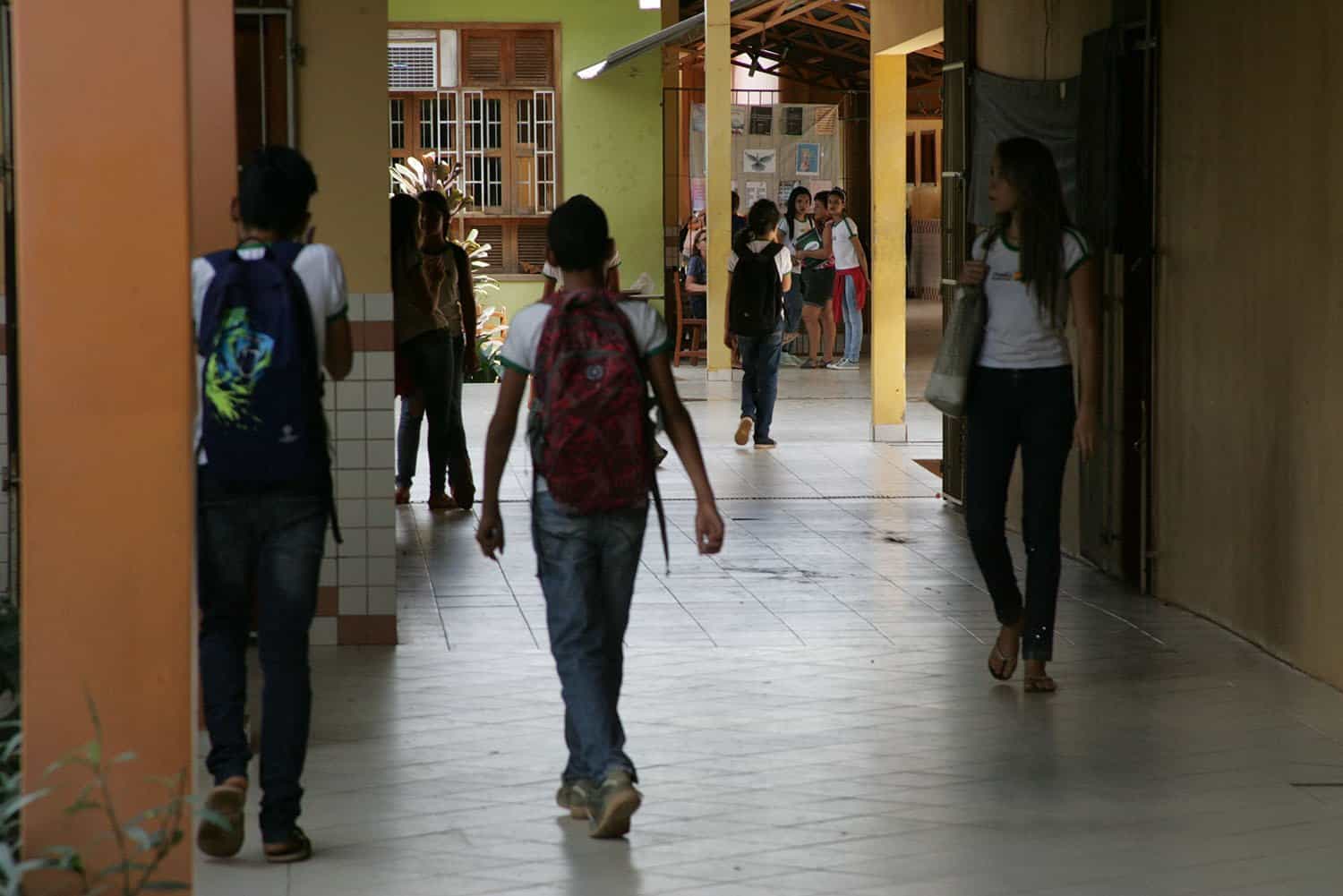 Aluno que detonou bomba caseira em sala de aula será transferido, afirma coordenador 4 Bomba na escola - OL (3)
