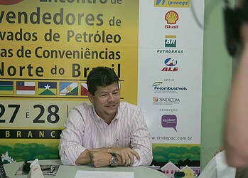Consumidores se revoltam com reajuste na gasolina