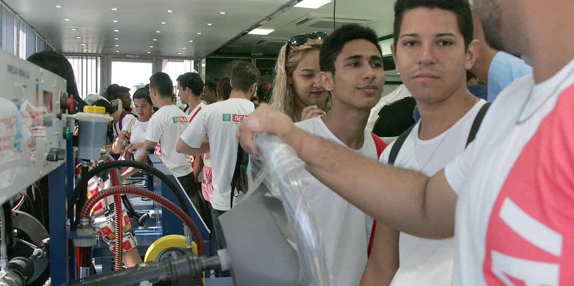 Projeto Mundo Senai leva unidades móveis até a comunidade 1 Projeto Mundo Senai leva unidades móveis até a comunidade