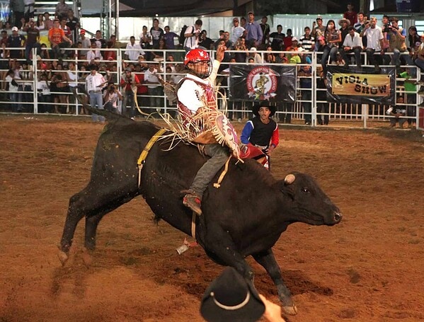 ExpoBujari começa nesta quinta-feira com atrações musicais e rodeio