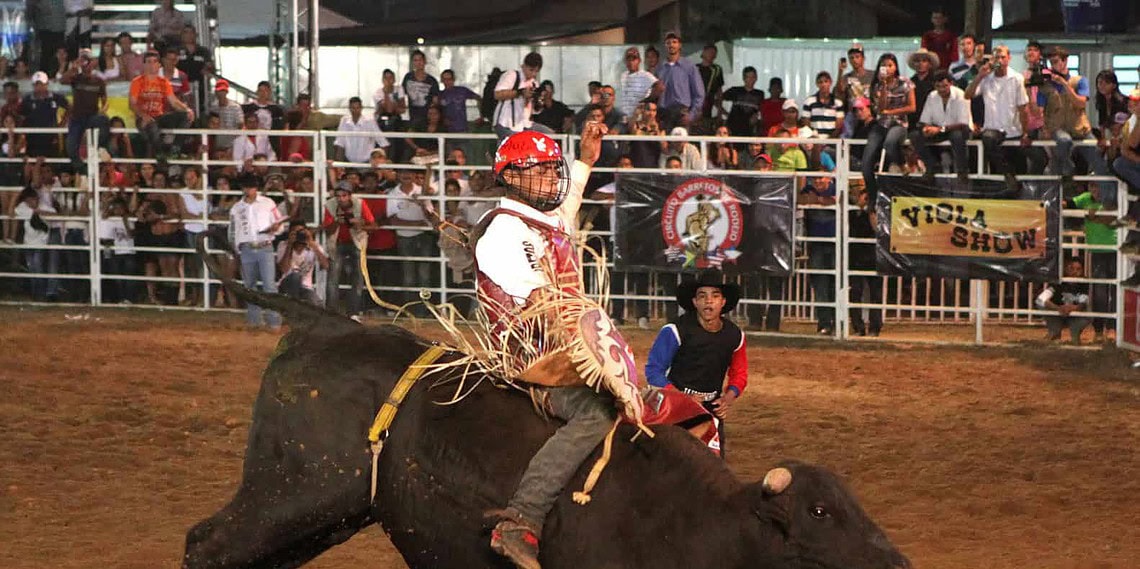 ExpoBujari começa nesta quinta-feira com atrações musicais e rodeio