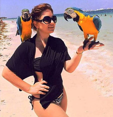  Linda e poderosa, Suzana Oltramari curte férias e registra momentos lindos e coloridos como esse. Mande in Brazil!