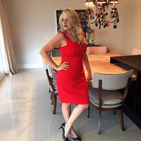 Super feminino e elegante. Nessa cor então, super charmoso. Dress da loja Maria Mariá, sob a batuta da empresária Elisa Barreiros. Perfeito!