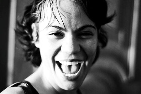 Hoje os parabéns vai para a cantora Carol Freitas. Felicidades!