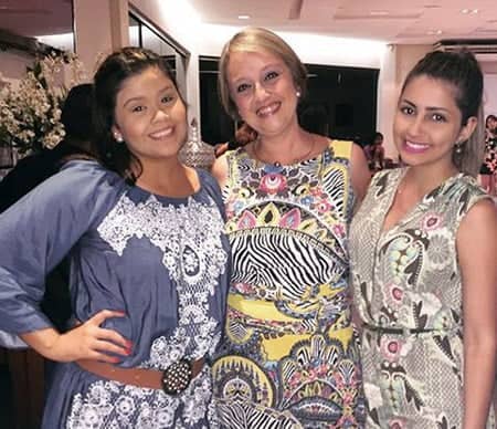 BETH NEWS: 25/09/2015 - Niver Natasha e Sinara Lisboa 5 Fernanda Léo, Amanda Fuzari e Mirna Badaró no animado Café Colonial