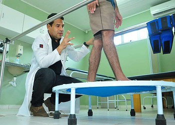 Deficiências motoras são tratadas pela fisioterapia