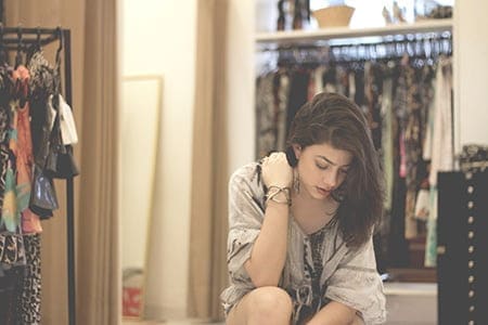 No estilo rocker, os acessórios são importantes. Valem chapéus, bandanas, turbantes, e é claro, maxi brincos e colares que valorizem o seu visual. 