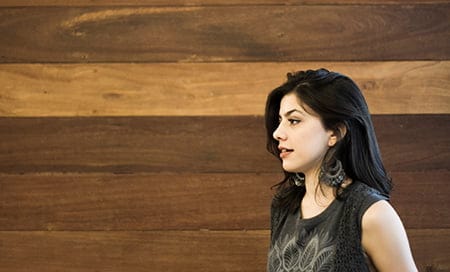 Gazeta Estilo amou a t-shirt e o maxi brinco! 