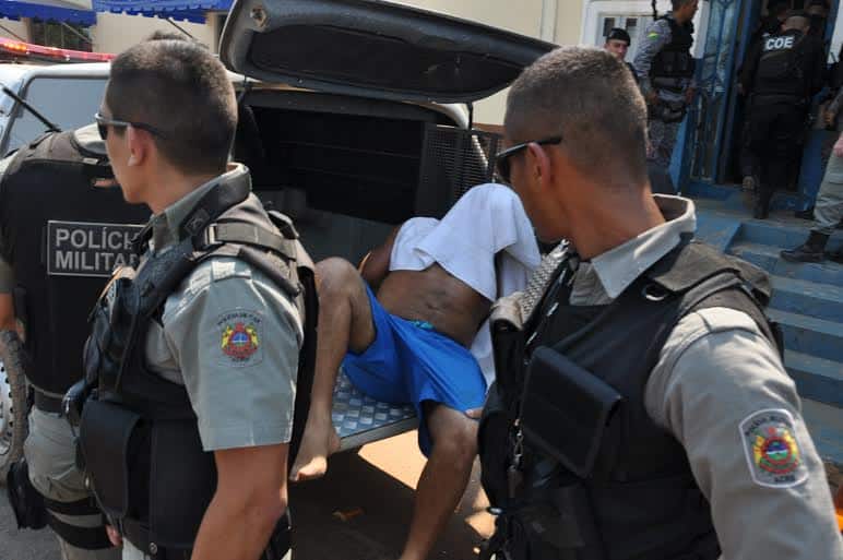 Homem espanca mulher e faz família refém por mais de uma hora 3