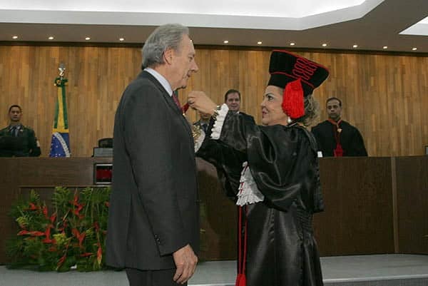 Ministro do STF Ricardo Lewandowski lança Projeto de Audiência de Custódia no TJ/AC 1 Lewandowski lançou projeto e depois recebeu o Colar do Mérito da presidente do TJ. (Foto: Odair Leal/ A GAZETA)