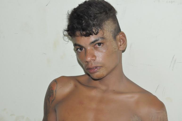 Polícia prende homem que furtou notebooks de Secretaria e trocou por droga em boca de fumo 1 Polícia prende homem que furtou notebooks de Secretaria e trocou por droga em boca de fumo