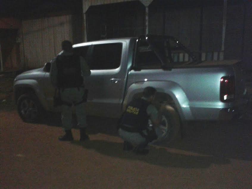 Polícia recupera caminhonete roubada na fronteira com a Bolívia 2 Polícia recupera caminhonete roubada na fronteira com a Bolívia - FOTO ASCOM SESP (1)