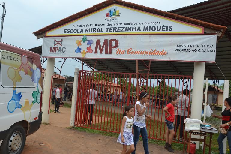 MPAC e órgãos parceiros levam cidadania à comunidade da Transacreana 2 Projeto ‘MP na Comunidade’ chegou à sua 20ª edição e supera expectativas - FOTO ASCOM MPAC (3)