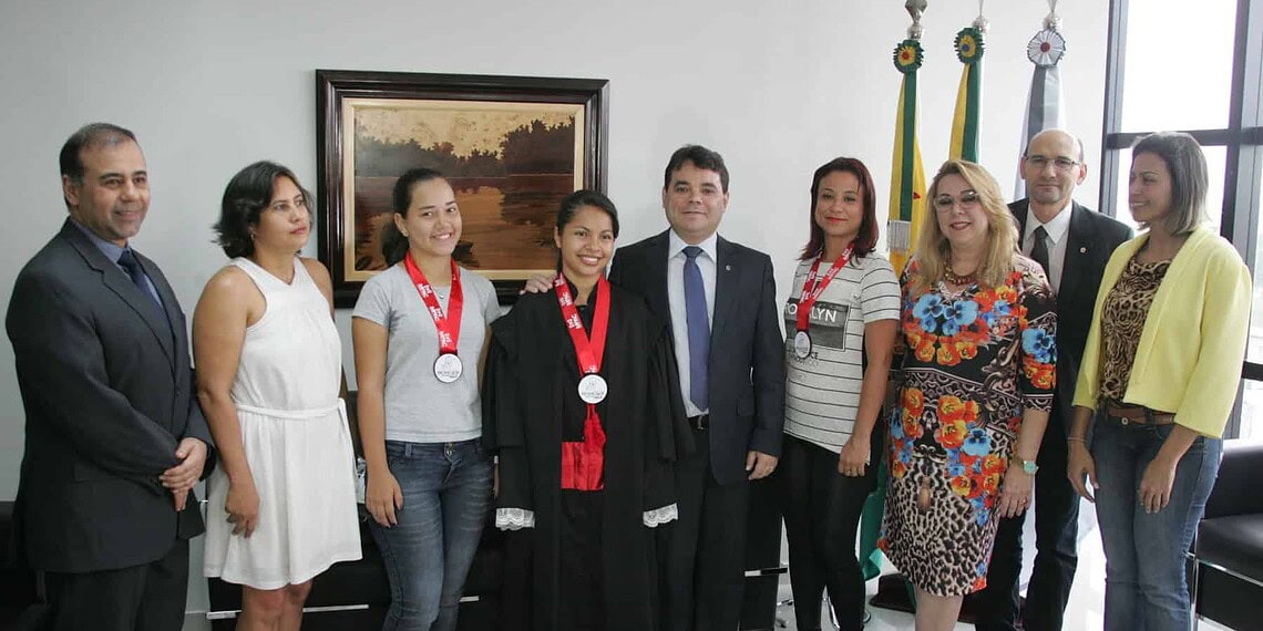 MPE/AC realiza entrega de premiação dos vencedores do concurso Promotor Por Um Dia