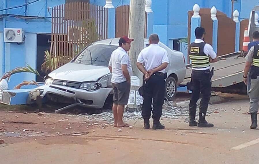 Colisão de veículo com poste deixa trecho de avenida sem energia por mais de 5 horas 1 Parte da Avenida Antônio da Rocha Viana ficou sem energia. (Foto: Cedida)