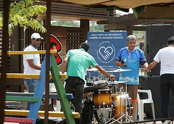 Movimento incentiva a população comprar de pequenos negócios