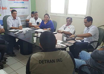 Reunião serviu para discutir leis de transporte de cargas. (Foto: Cedida)