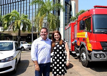 Tião Viana entregou 8 carros, 4 caminhonetes, 6 quadriciclos, 2 caminhonetes e 2 caminhões. (Foto: Secom Acre)