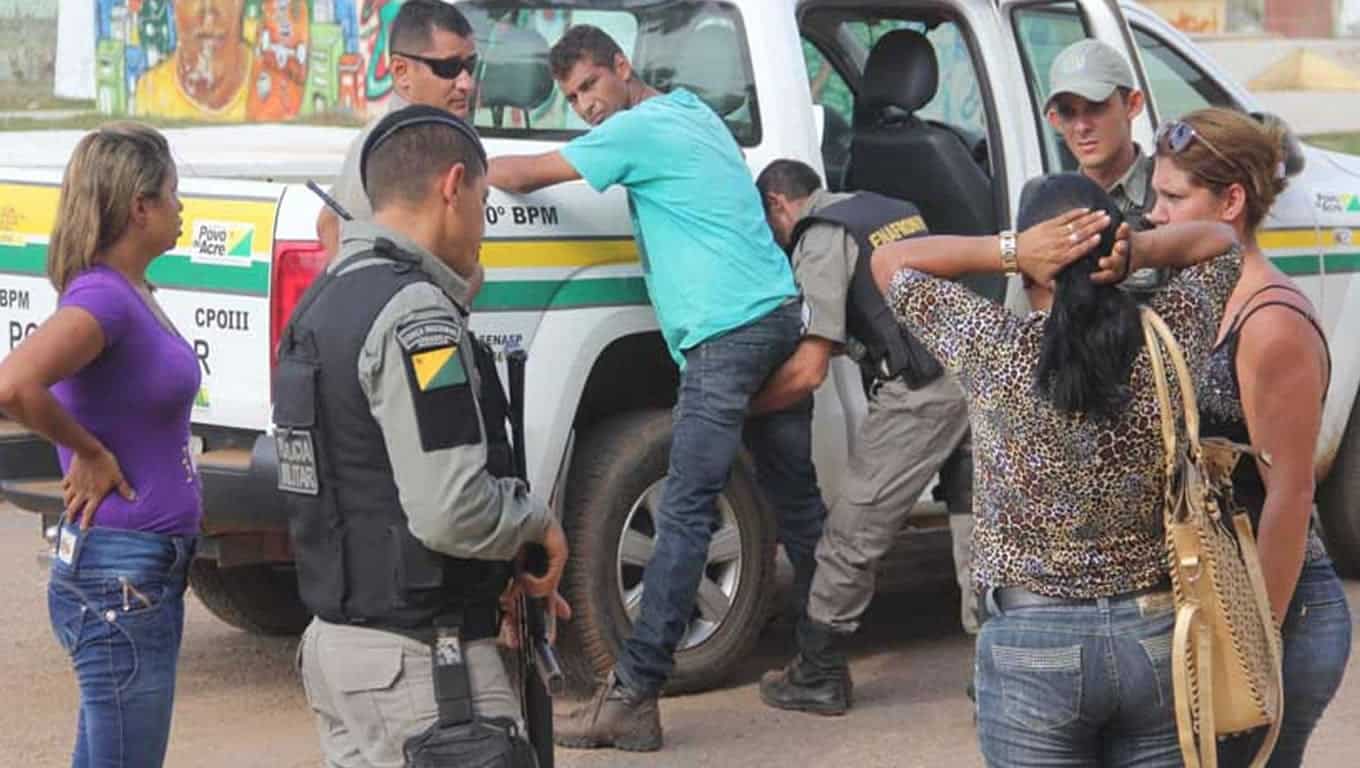 Três mulheres e um homem são presos por furto na fronteira 2 Três mulheres e um homem presos por furto na Fronteira - FOTO CEDIDA (1)