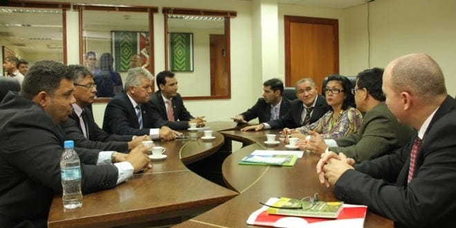 Comissão aprova projeto de lei que regulamenta tempo máximo de espera no Detran 1 Comissão aprova projeto de lei que regulamenta tempo máximo de espera no Detran