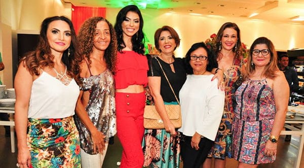 DIVANDO BLOGGUER – 2 ANOS 4 foto 2 (divando) - Grupo comandado pela empresária Sylvane Gadelha, que arrasou com uma mostra poderosa da Gold Skill