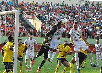 Rio Branco ficou em situação complicada na 4ª divisão do Campeonato Brasileiro. (Foto: Manoel Façanha)