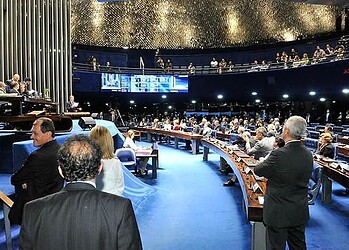 Senadores aprovam mudanças nas coligações partidárias
