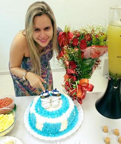 A crise é real I 1 Raissa Fernandes comemorando com os amigos do Ministério Público o seu baby chá. Saúde para o bebê!