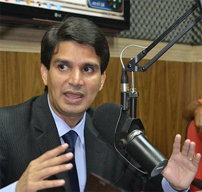 Em entrevista a rádio 93,3 FM, Emylson Farias pediu prudência da população sobre a divulgação de falsas notícias