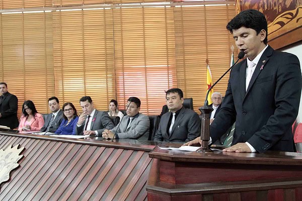 Aleac realiza sessão solene em alusão ao Dia do Médico