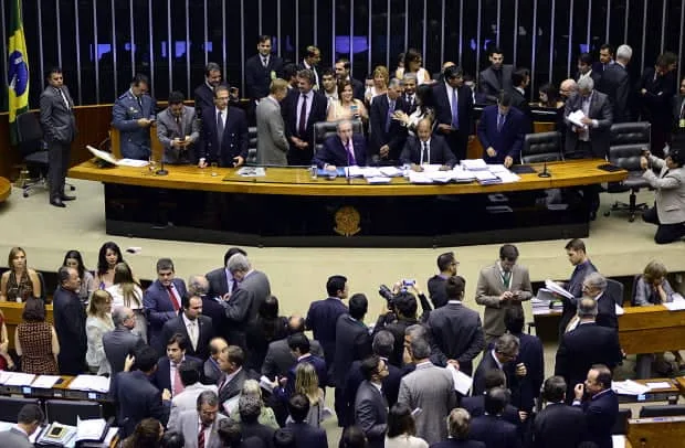 Câmara aprova pena maior para motorista que matar alguém em rachas