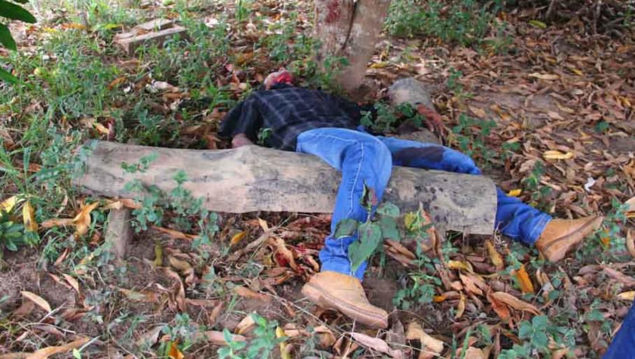 Após participar de bebedeira, colono é encontrado degolado em ramal 1 Após participar de bebedeira colono é encontrado degolado em ramal1