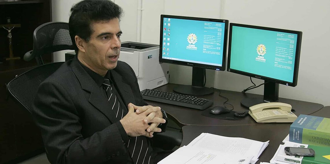 “Minha intenção não era censurar a imprensa. Peço desculpas”, falou o juiz Marcelo Badaró 1 “Minha intenção não era censurar a imprensa. Peço desculpas”, falou o juiz Marcelo Badaró