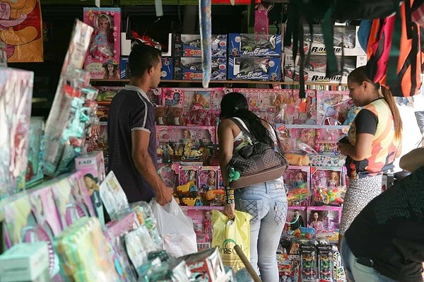 Consumidor pesquisa mais para comprar o presente do dia das crianças