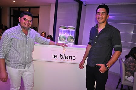 Curtas By Jô 27/10/2015 5 NOS EVENTOS - Le Blanc é um show nos eventos e a equipe tem feito sempre o melhor - com drinques novos e tradicionais, atendendo a demanda com muito esmero e qualidade. Contatos: 9902-6055.