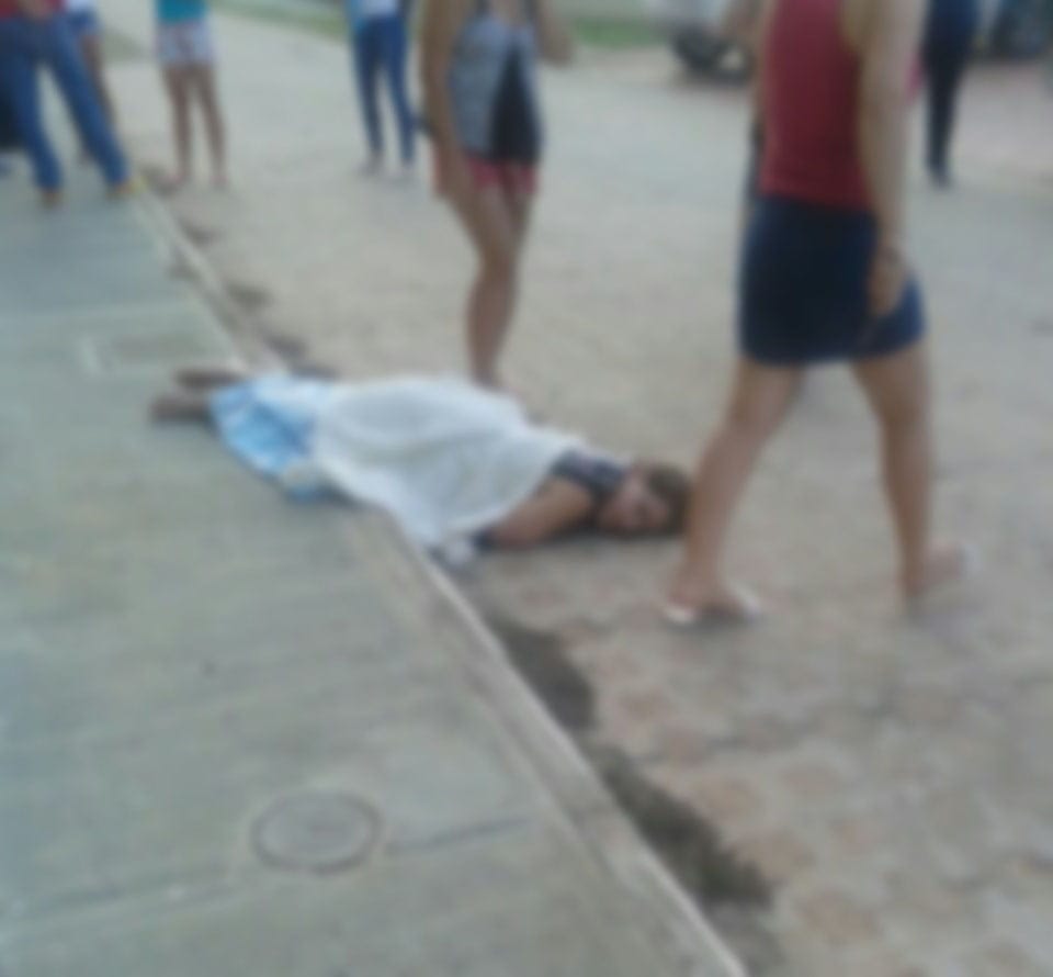 Mulher se joga do quarto andar de prédio no Portal da Amazônia 2 Mulher está no hospital