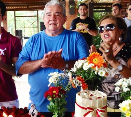 Edmilson Oliveira, em nova primavera recebendo os vivas e chamegos da família e amigos