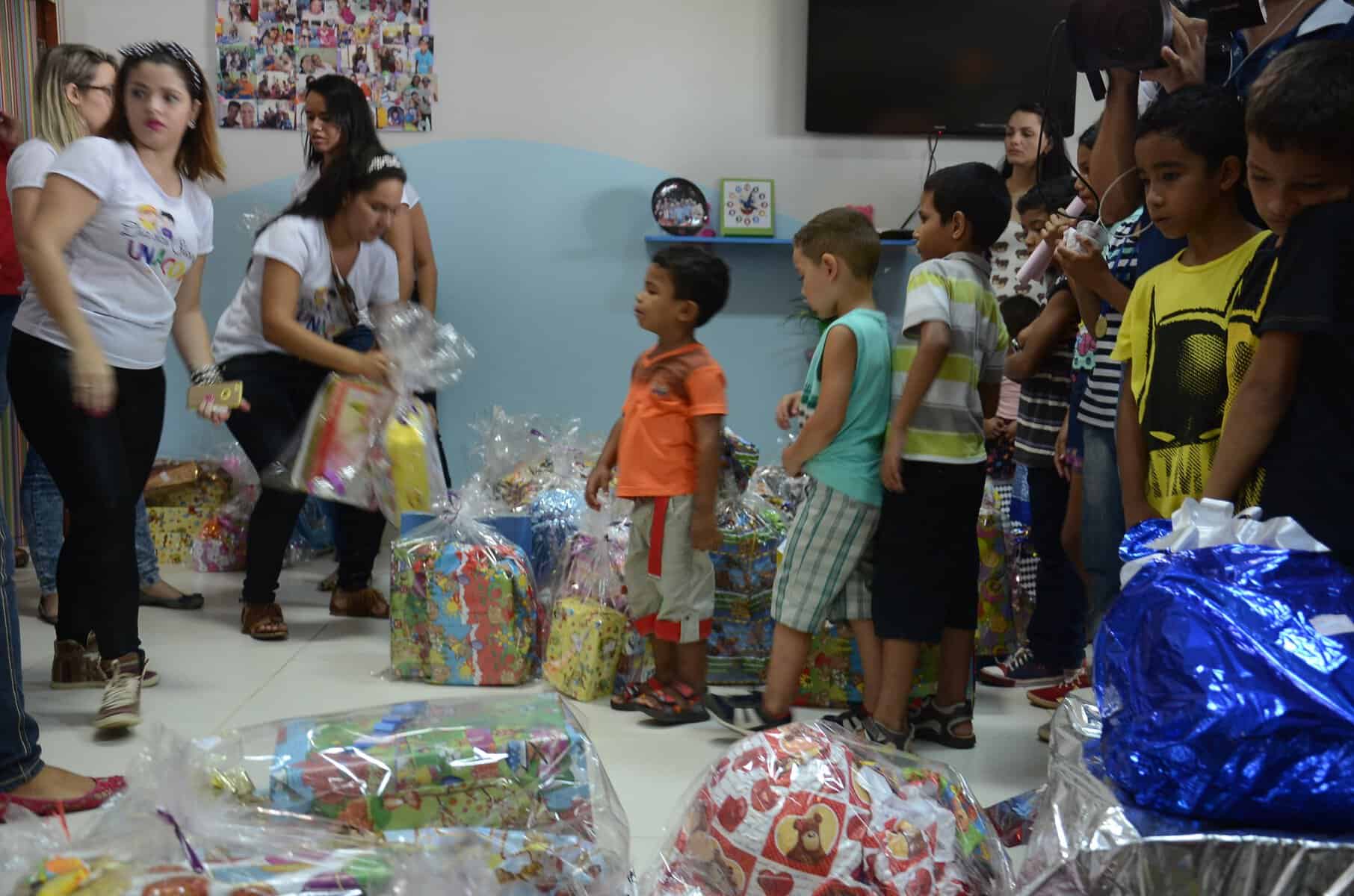 Festa para as crianças no HC - OL (8)