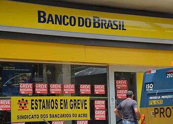 Bancos mantém greve e devem analisar proposta de 10% de aumento